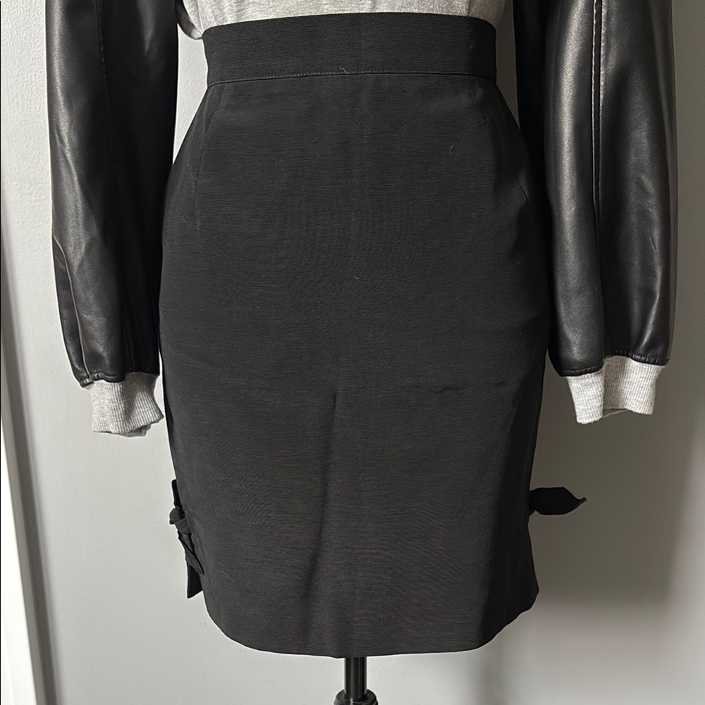 Byblos Black Knee-Length Pencil Skirt with Slit